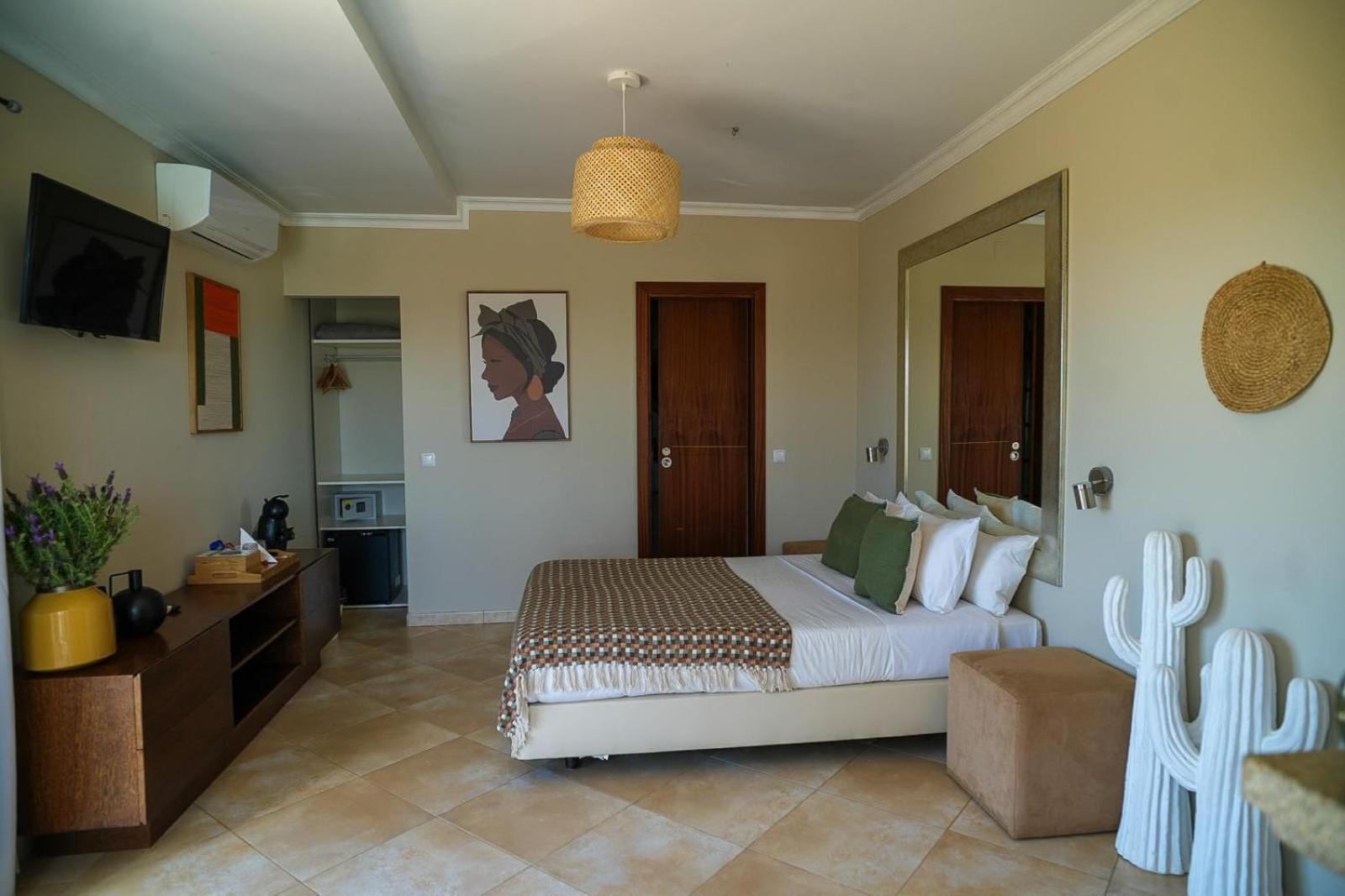 Arrifana Destination Suites Aljezur Exteriör bild